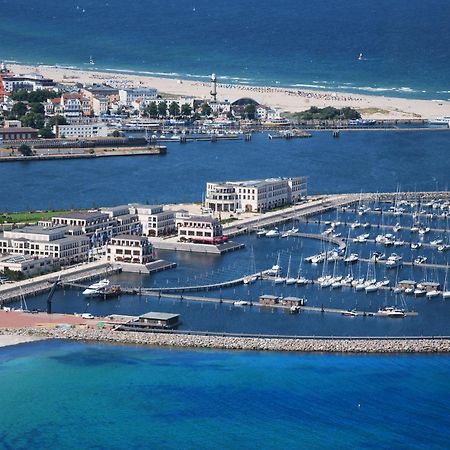 ホテル ヤハトハーフェンレジデンツ ホーへ デューン ロストック エクステリア 写真 Marina del Rey