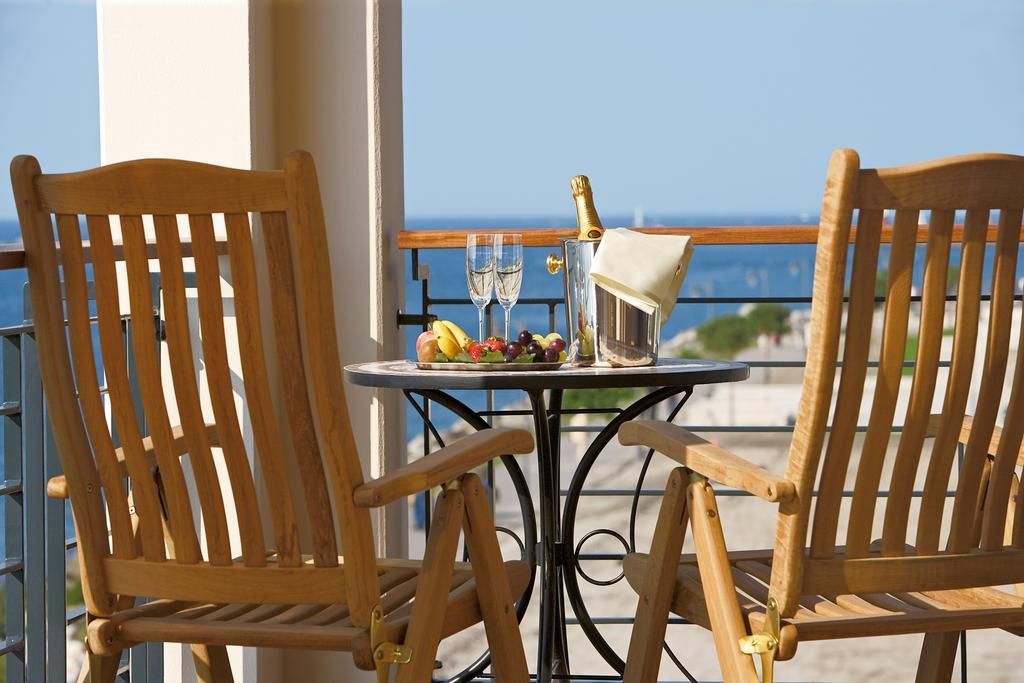 ホテル ヤハトハーフェンレジデンツ ホーへ デューン ロストック 部屋 写真 A balcony