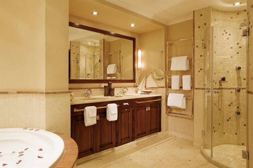 ホテル ヤハトハーフェンレジデンツ ホーへ デューン ロストック エクステリア 写真 A bathroom