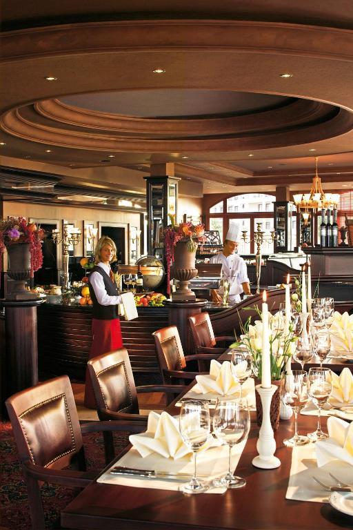 ホテル ヤハトハーフェンレジデンツ ホーへ デューン ロストック エクステリア 写真 Restaurant